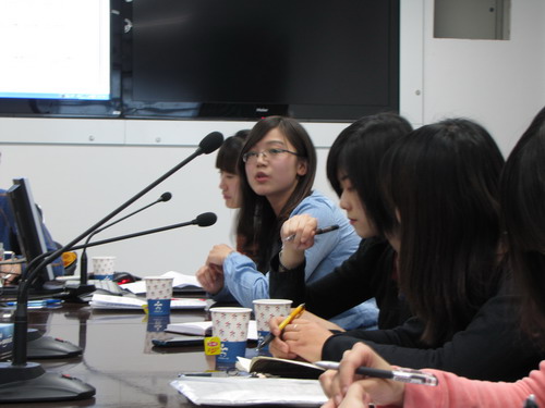 中关村第二小学 青年教师沙龙 学习沙龙巧设平台 促进青年教师成长
